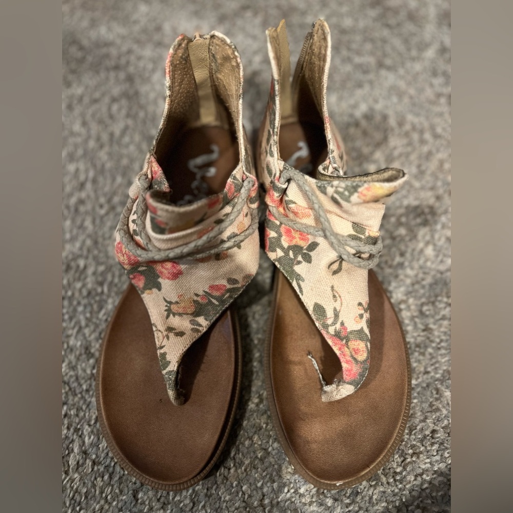 Women’s Very G sandals